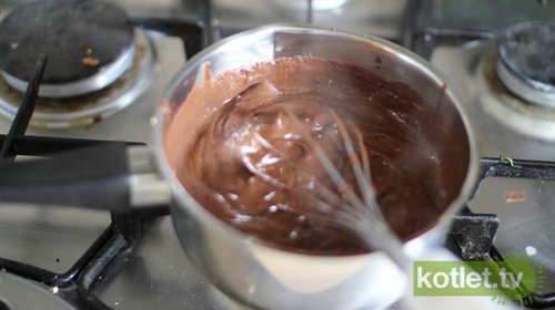 Przygotowanie czekoladowego kremu francuskiego