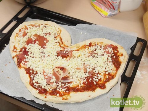 Pizza serce przygotowanie