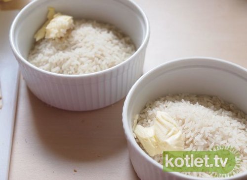 Przygotowanie zapiekanki z ryżem i pietruszką