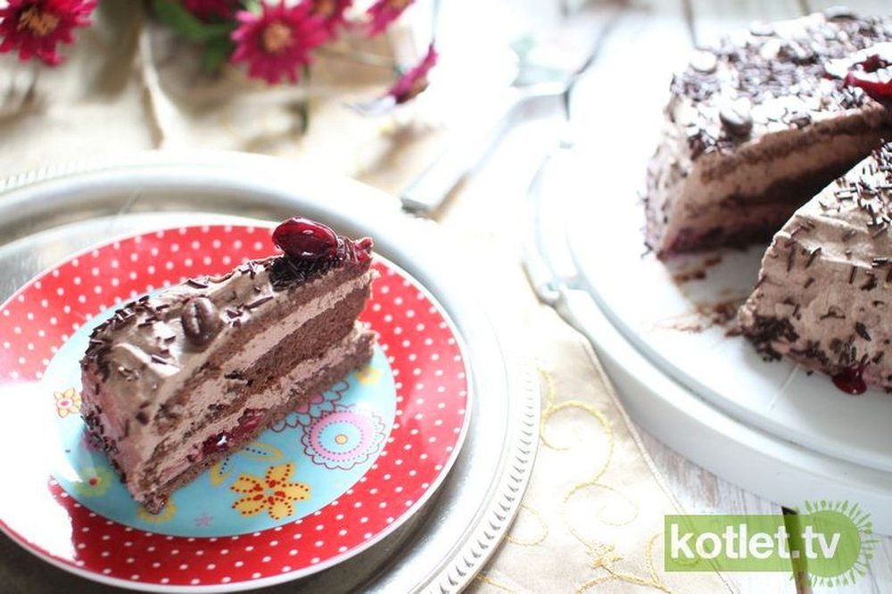 Urodzinowy tort czekoladowy