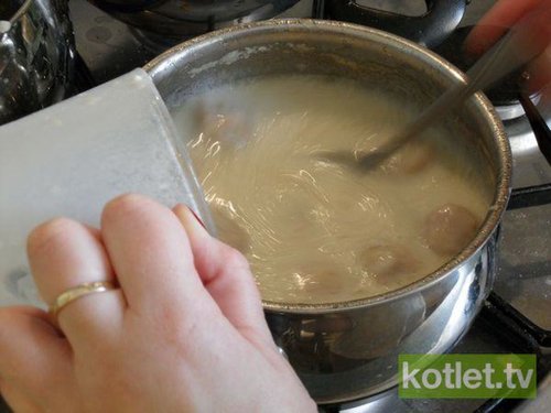 Jak zrobić pulpeciki w sosie koperkowym
