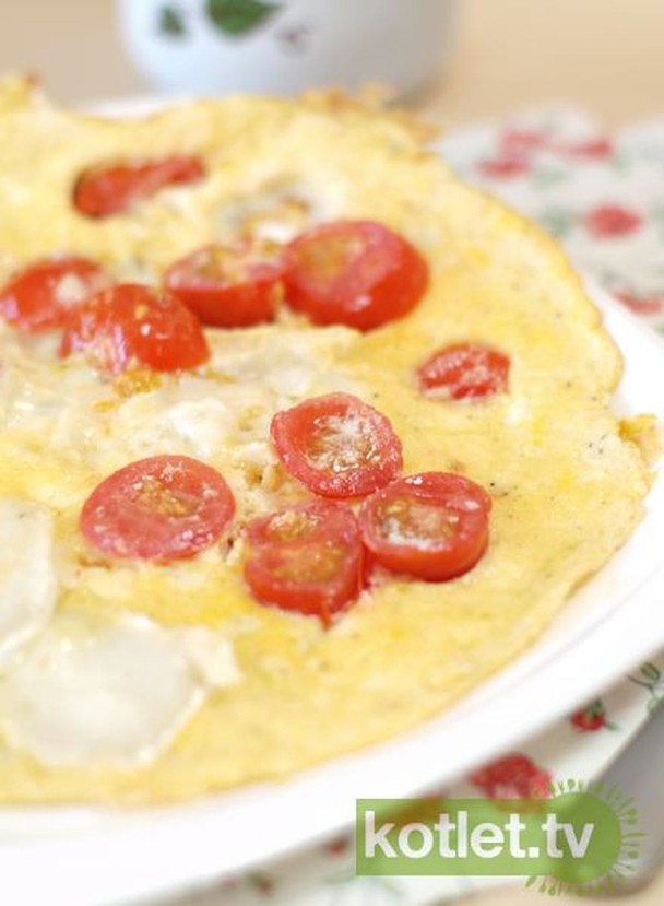 Omlet śniadaniowy z pleśniowym serem