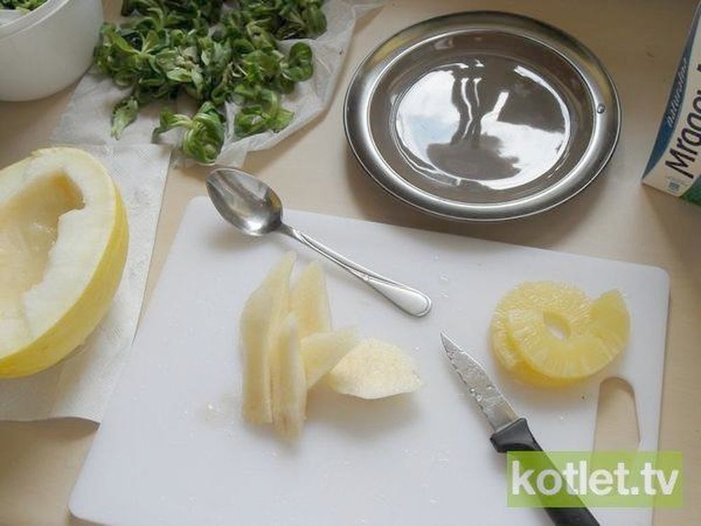 Jak zrobić sałatkę z roszponki i owoców