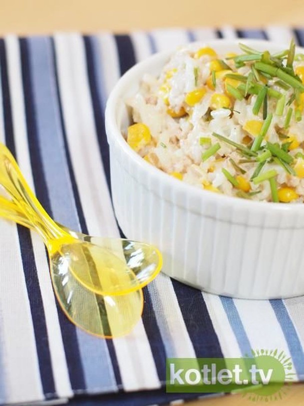 Sałatka ryżowa z tuńczykiem