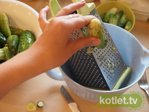 Jak przygotować ogórki na zupę