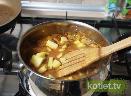 Jak zrobić zupę gulaszową