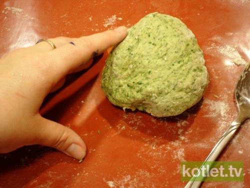 Jak zrobić domowy makaron szpinakowy