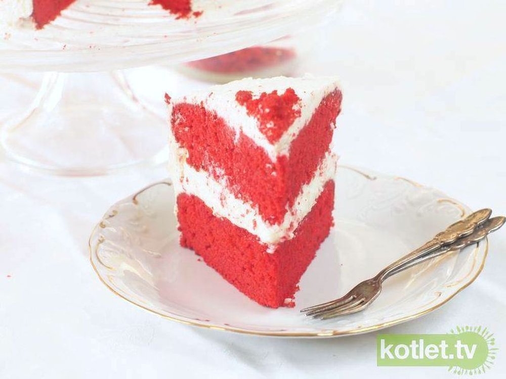 Tort Red Velvet cake
