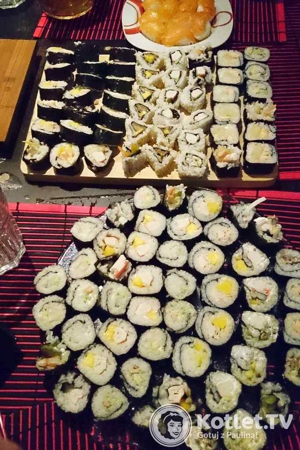 Kolejny stół z sushi
