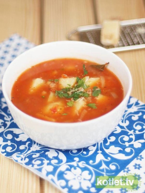 Szybka zupa pomidorowa z fasolą