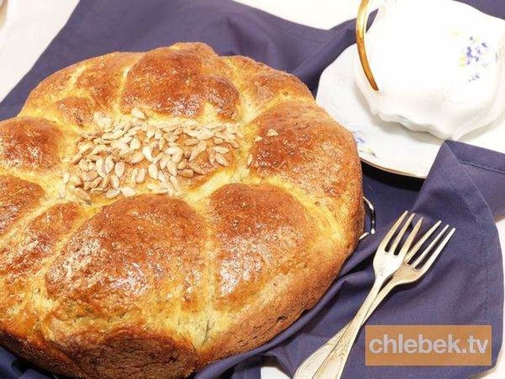 Ziemniaczany chleb z koperkiem